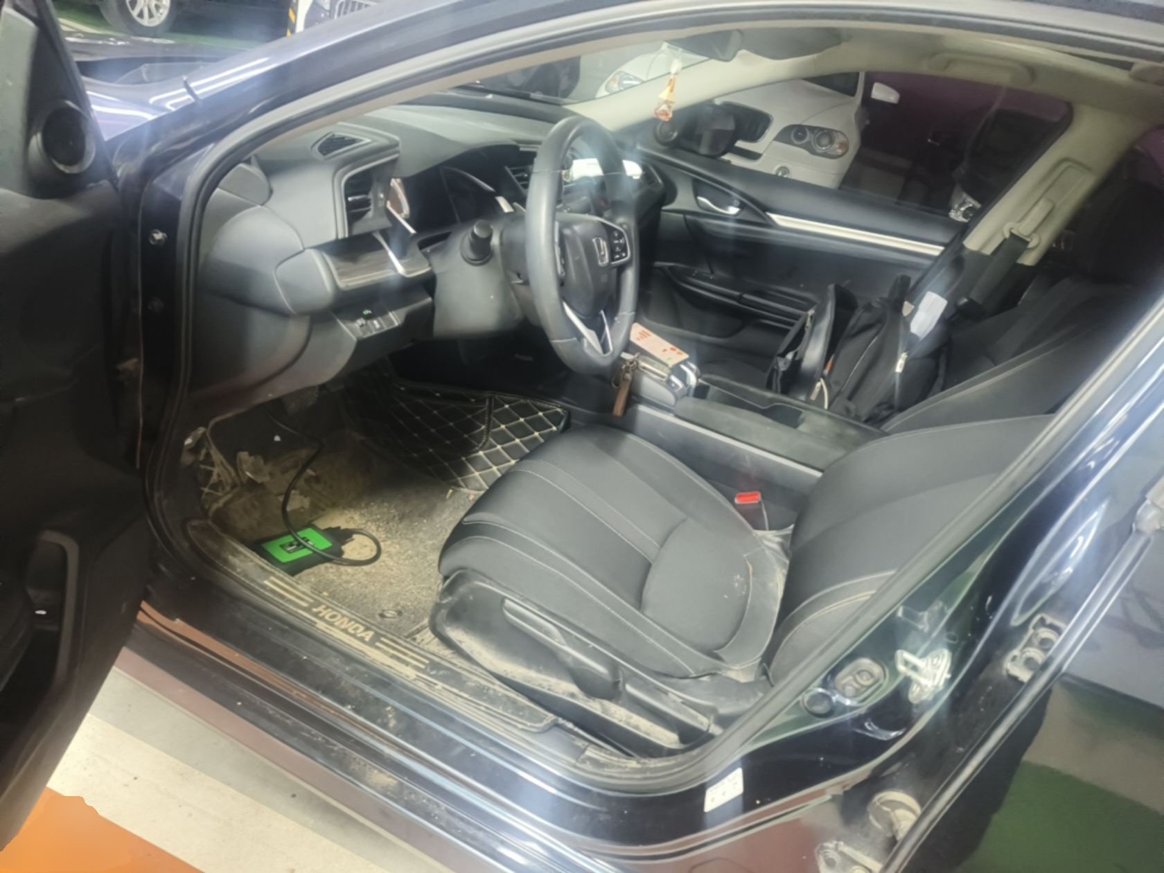 Interior delantero