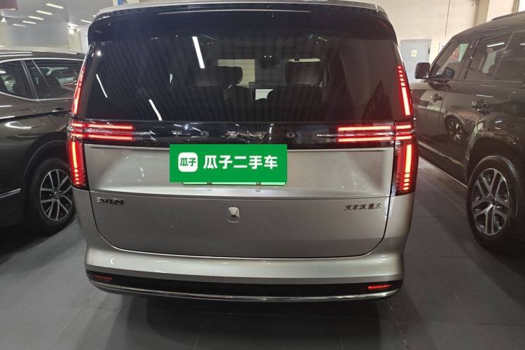 Used Volvo EM90 2025 Ultra Six-Seater