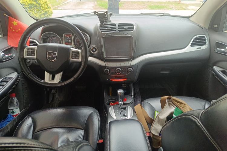 Used Dodge Journey 2013 2.4L Two-Wheel Drive Luxury Version
