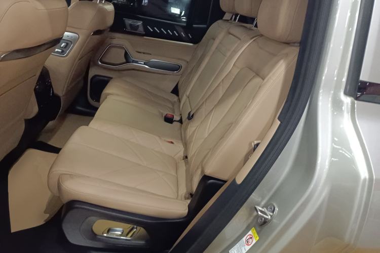 Used Formula Leopard 8 2025 Smart & Brave Flagship Edition 7 Seats
