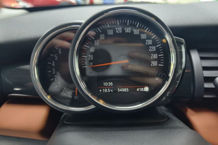 Used MINI 2018 2.0T COOPER S Classic Edition Five-Door Version Instrument Cluster