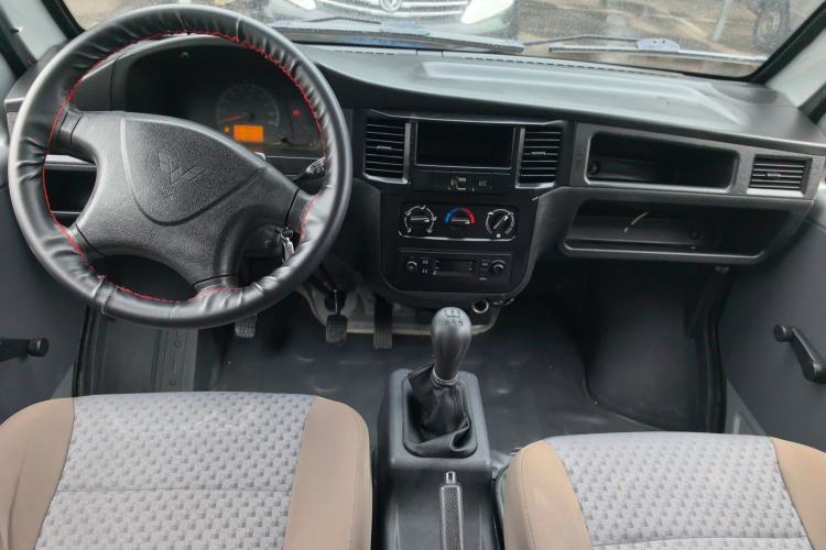 Used Wuling Zhiguang 2020 1.2L Practical Model China VI LSI
