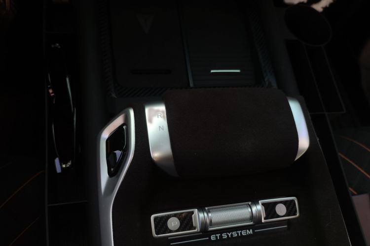 Used Deepal G318 2024 Four-Wheel-Drive Air Suspension Model
