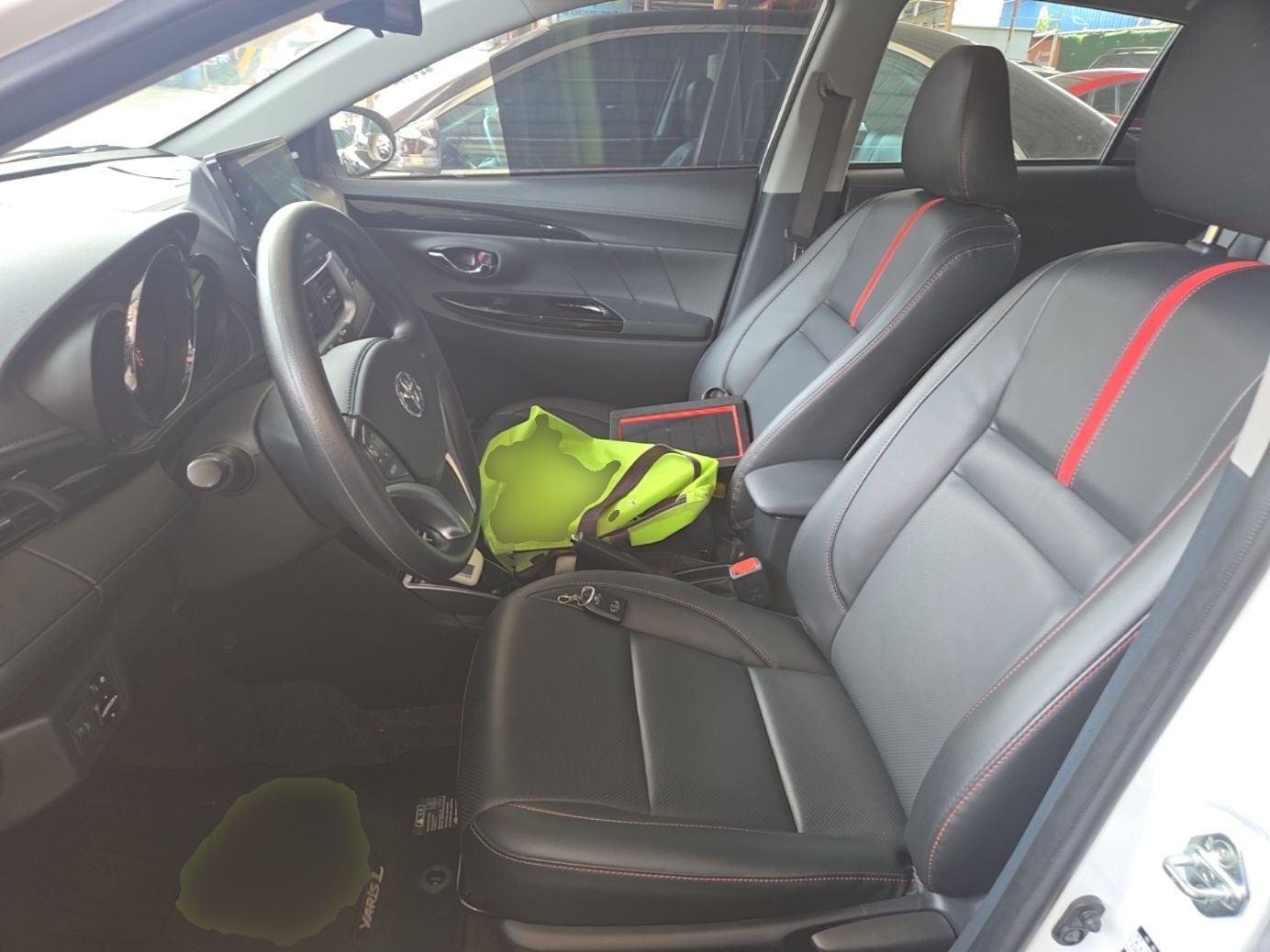 Vordere Reihe im Auto
