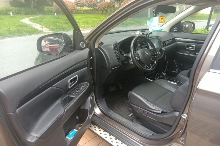 Used Mitsubishi Outlander 2016 2.4L 4x4 Elite Edition 5 Seats
