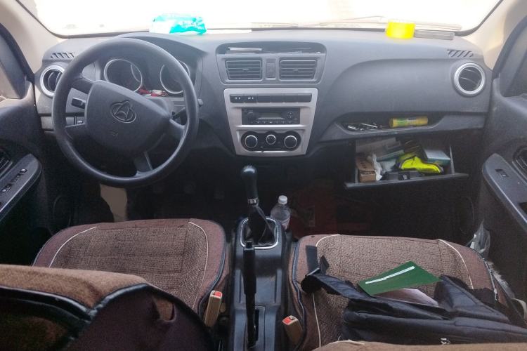 Used CHANGAN KAICHENG Ruixing M60 2020 1.5L Standard Version China VI 6-Seater DAM15KR Center Console