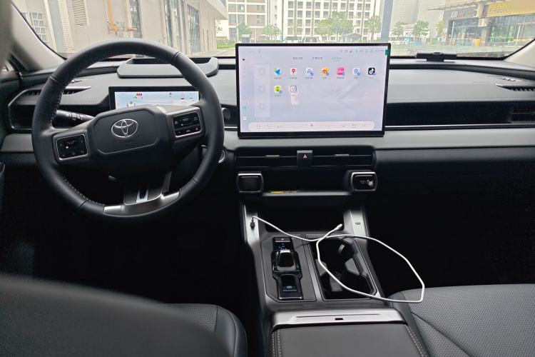 Used Toyota Wildlander 2026 Model 2.0L Smart Electric Hybrid Dual-Engine PRO