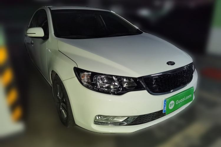 Used Kia Forte 2014 1.6L MT GLS Front Right 45 Deg