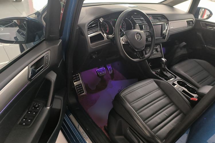 Used Volkswagen Touran 2018 Volkswagen Touran L 280TSI DSG Boundary Edition 7 Seats China VI Standard Driver Seat