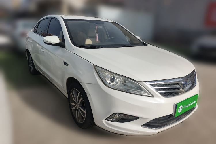 Used CHANGAN Eado 2015 1.6L Automatic Luxury Model Front Right 45 Deg
