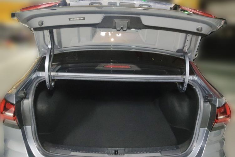 Used Roewe i5 2021 1.5L Manual Platinum Edition Trunk