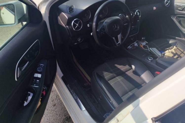 Used Mercedes-Benz A-Class 2015 A 200 Fashion Model
