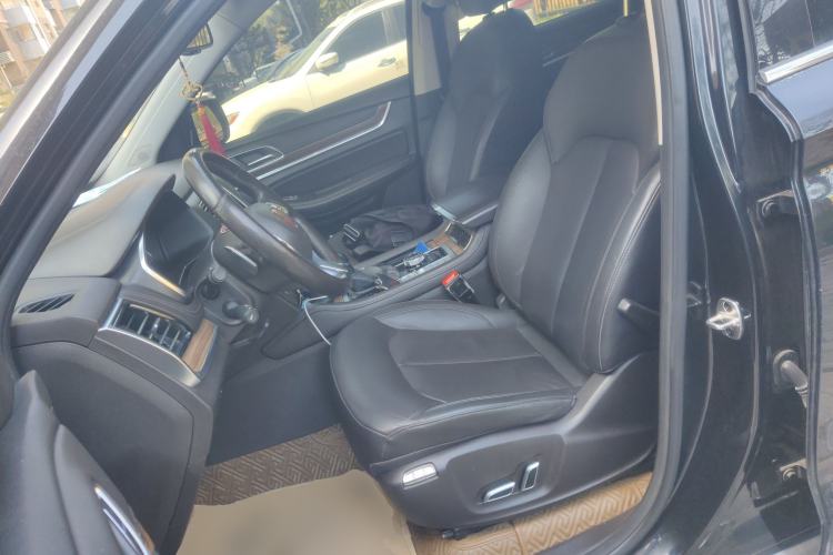 Used Roewe RX8 2018 30T Smart Connectivity All-Wheel Drive Supreme Edition Left Front Seat