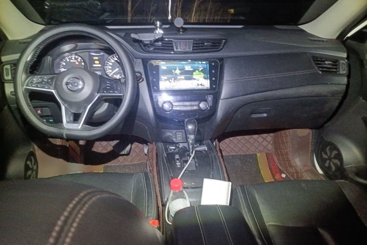 Used Nissan X-Trail 2019 2.0L CVT Smart Connect Comfort Edition 2WD Center Console