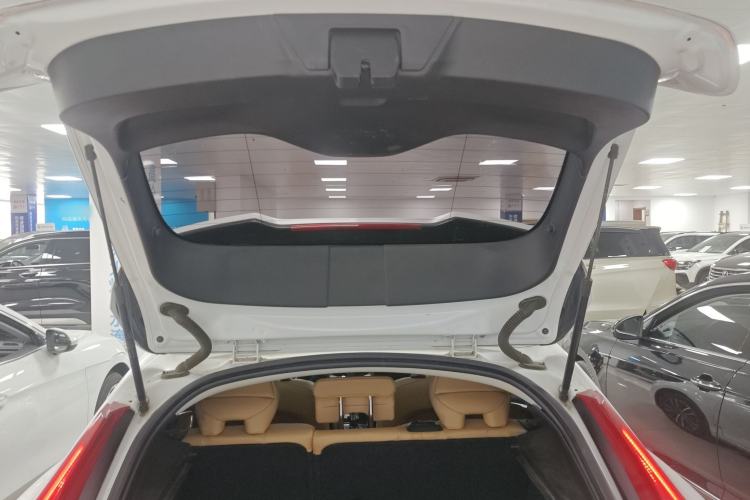 Used Volvo V40 2017 T3 Zhiyi Edition
