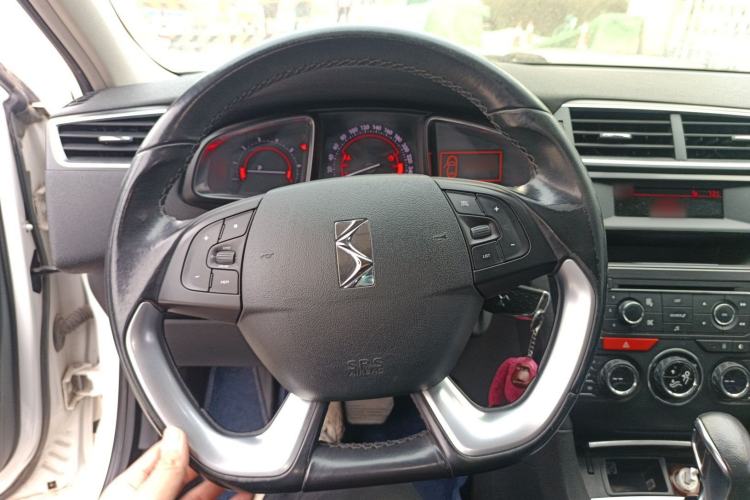 Used DS 5LS 2014 1.8L Elegant Edition VTi140