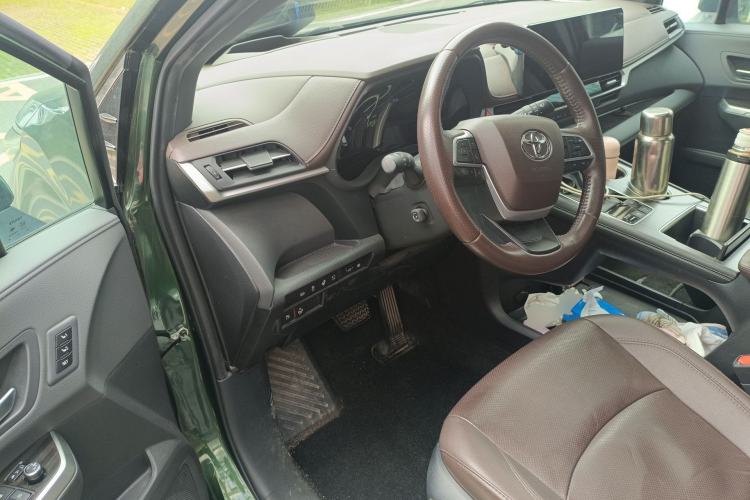 Used Toyota SIENNA 2021 2.5L Hybrid Platinum Edition Driver Seat