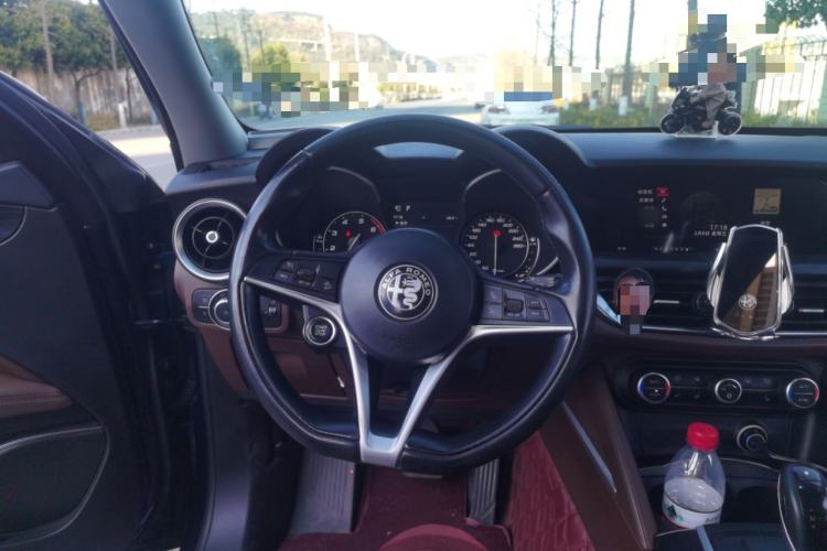 Used Alfa Romeo Stelvio 2017 2.0T 200HP Luxury Edition
