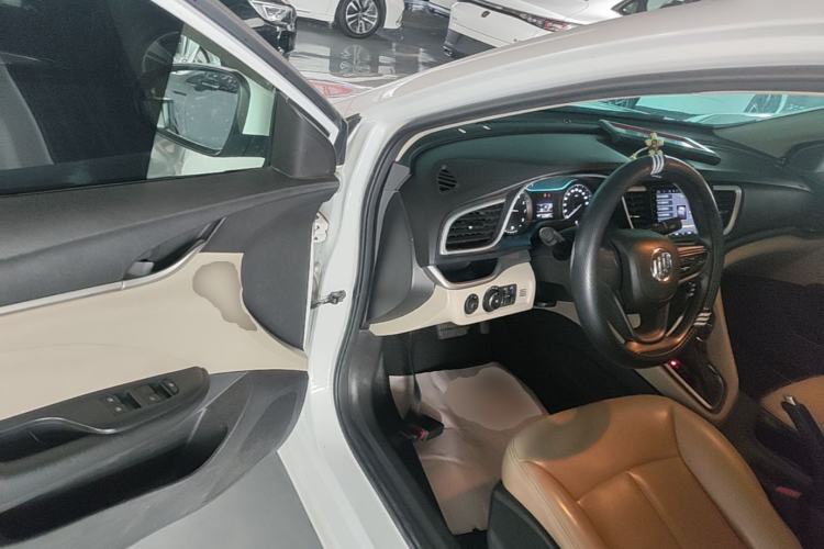 Used Buick GT 2019 15T Dual-Clutch Advanced Version China VI Standard Driver Seat