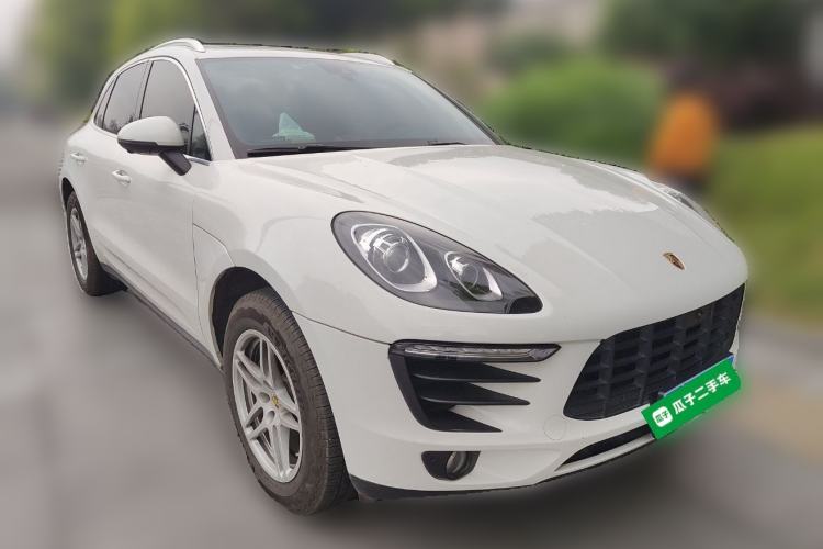 Used Porsche Macan 2017 Macan 2.0T Front Right 45 Deg