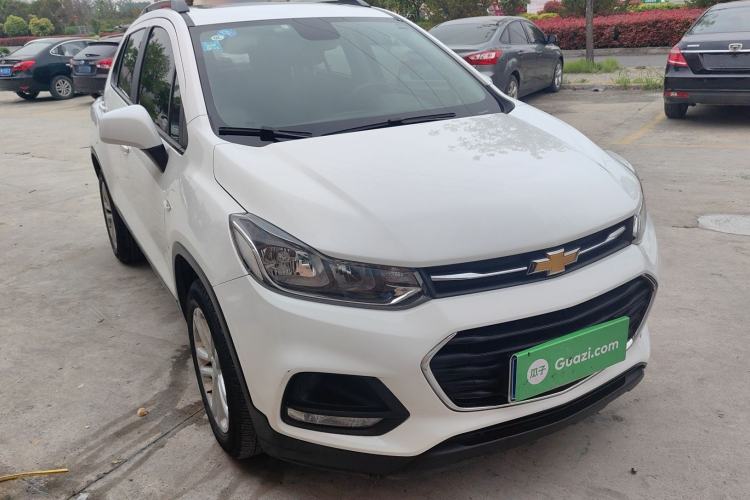 Used Chevrolet Trax 2017 1.4T Automatic Two-Wheel Drive Comfort Version Front Right 45 Deg