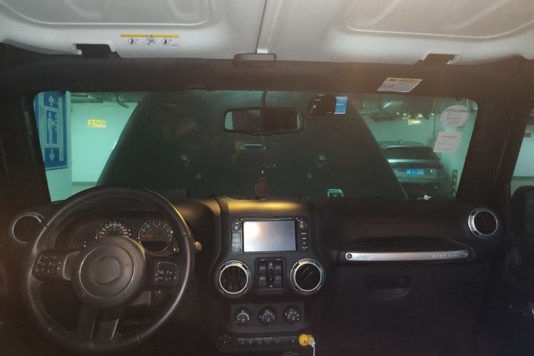 Used Jeep Wrangler 2015 3.0L Sahara Four-Door Edition
