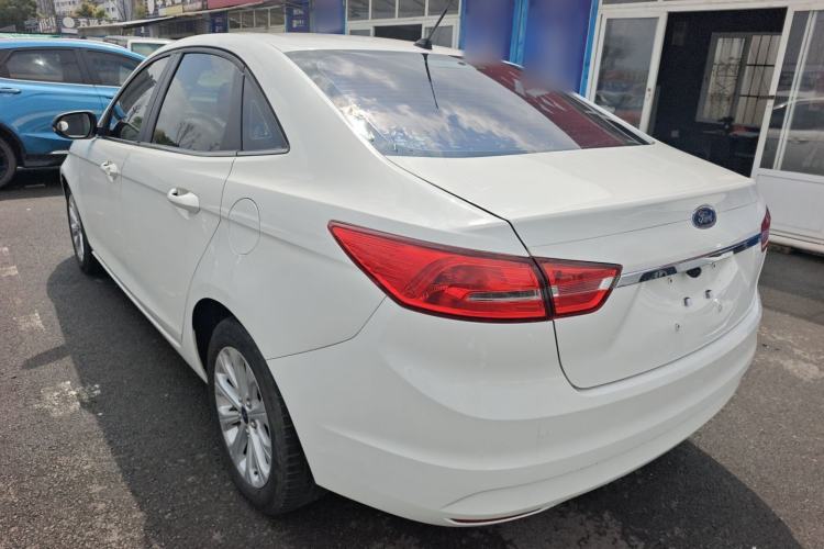 Used Ford Escort 2015 1.5L Automatic Fashion Model Rear Left 45 Deg