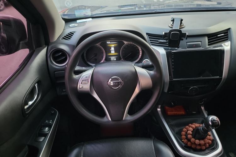 Used Nissan Navara 2019 2.5L Manual 4x4 Premium Version China VI QR25
