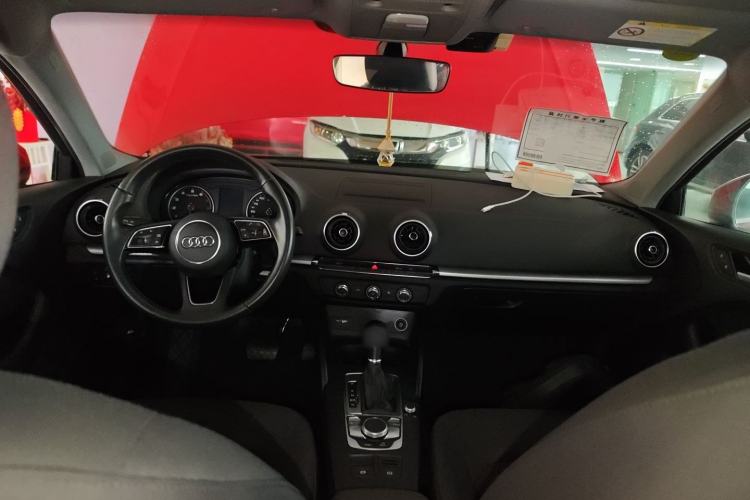 Used Audi A3 2019 Sportback 35 TFSI Ambition China VI Center Console
