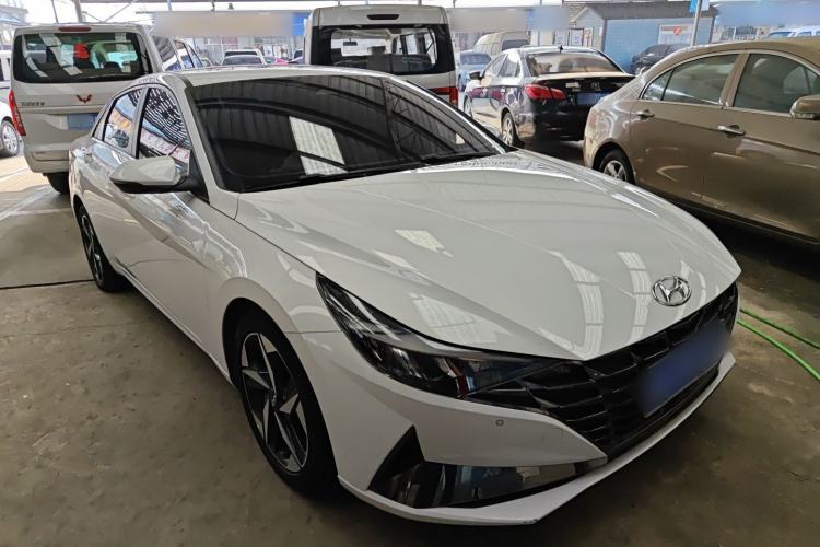 Used Hyundai Elantra 2022 1.5L CVT LUX Prestige Edition
