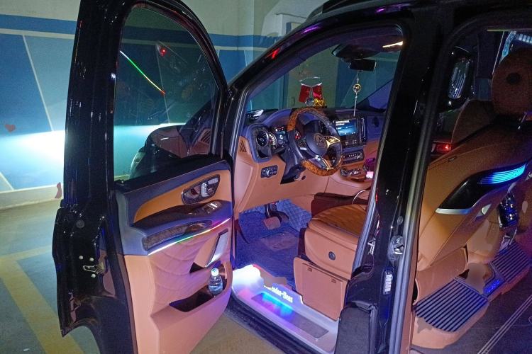 Used Mercedes-Benz Vito 2024 2.0T Business Version 7 Seats Driver Seat