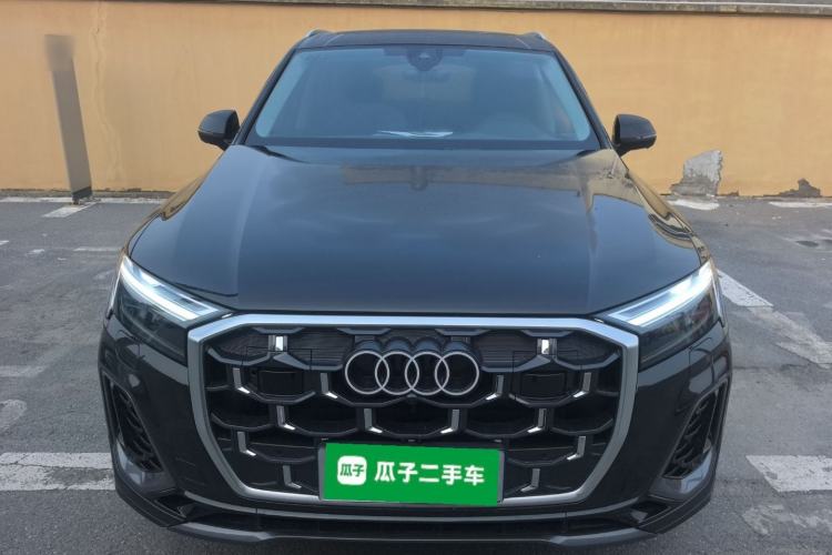 Used Audi Q7 2024 55 TFSI quattro S line Sport model
