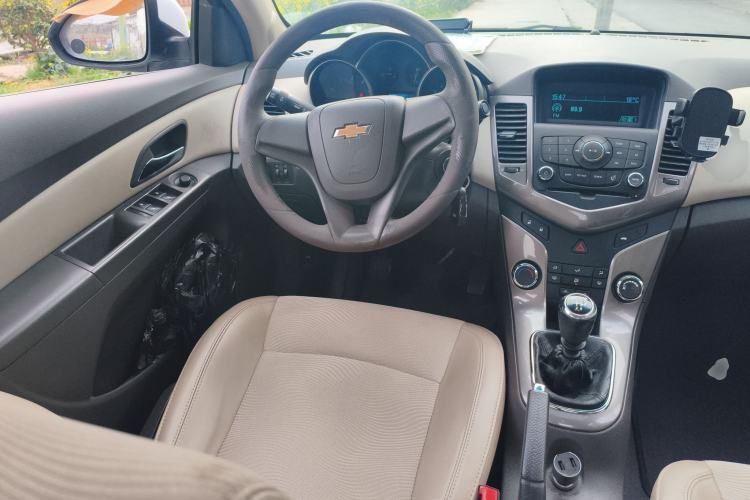 Used Chevrolet Cruze 2015 1.5L Classic SE MT
