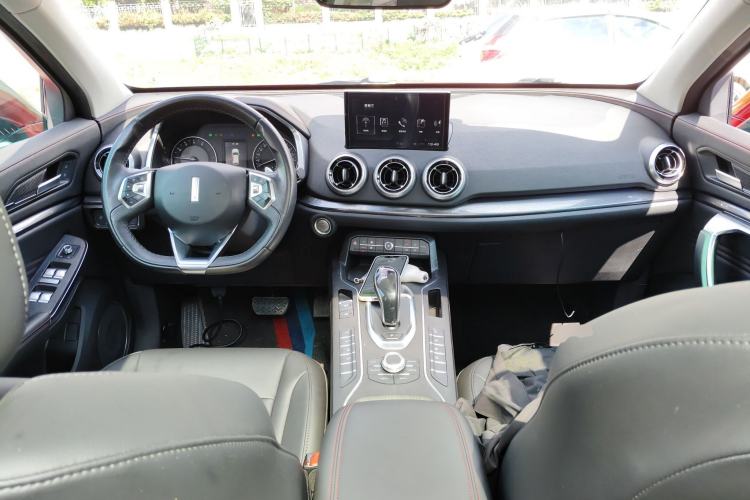 Used Wey VV5 2019 1.5T Two-Wheel Drive Color Pioneer