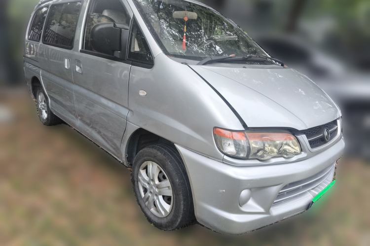 Used FORTHING Lingzhi 2014 V3 1.5L 7-Seater Standard Model II Front Right 45 Deg