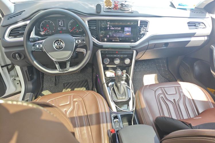 Used Volkswagen T-ROC 2021 Revised Version 280TSI DSG Two-Wheel Drive Elite Connect Edition Center Console