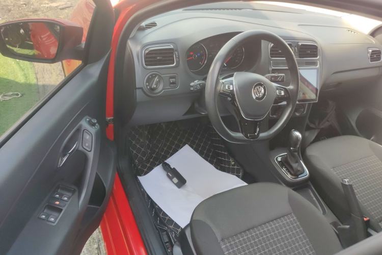 Used Volkswagen Polo 2016 1.6L Automatic Comfort Model
