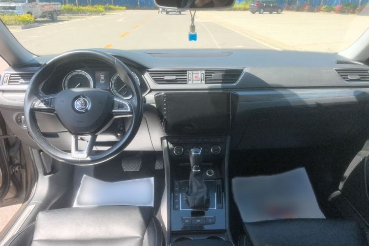 Used Skoda Superb 2018 TSI330 DSG Luxury Edition China V Standard Center Console