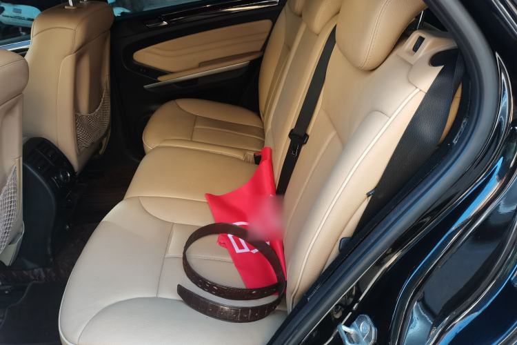 Used Mercedes-Benz M-Class 2010 ML 350 4MATIC Luxury Model Left Rear Seat