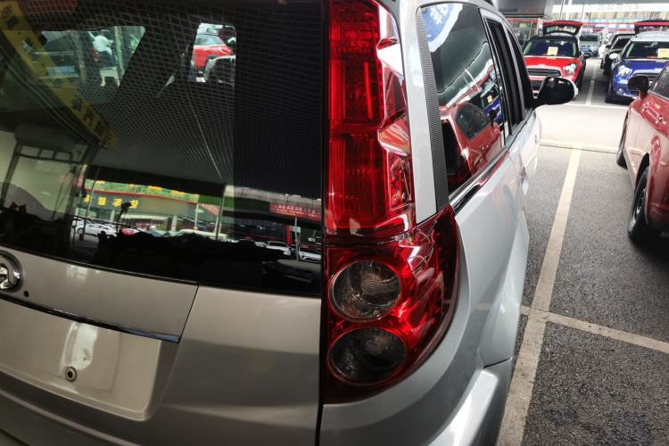 Used Haval H5 Classic 2013 Zhizun Edition 2.0T Manual Two-Wheel Drive Entry-Level Model Right Rear Taillight