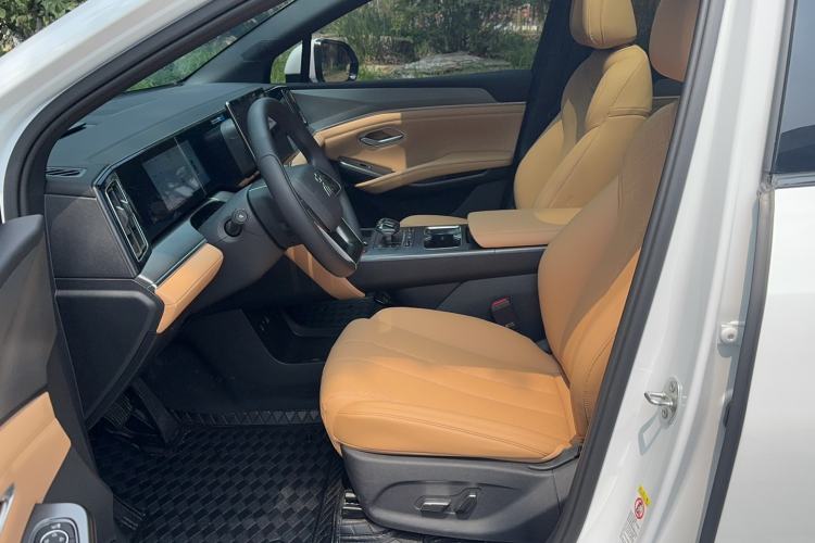 Used BYD Song L DM-i 2024 112 km Leading Edition Left Front Seat