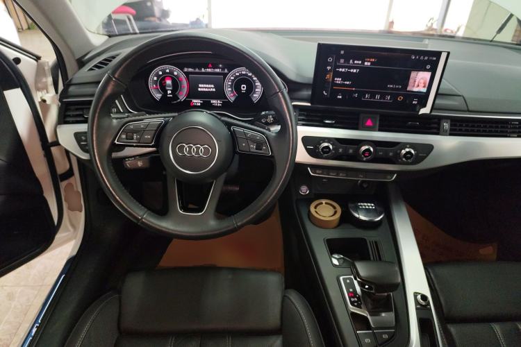 Used Audi A4L 2020 40 TFSI Fashion Dynamic Model Steering Wheel