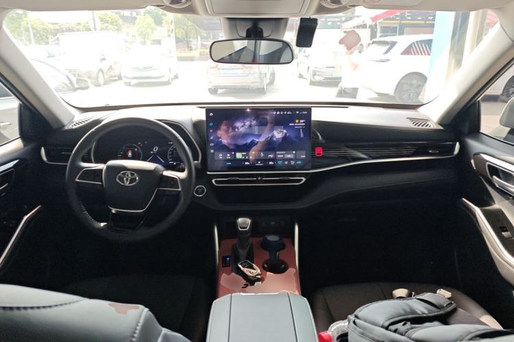 Used Toyota Highlander 2026 Model 2.5L Intelligent Electric Hybrid Dual-Engine Two-Wheel-Drive Elite Edition 5-seater Center Console