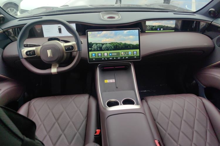 Used Avatr 11 2025 Year Updated Max Extended-Range Version Center Console