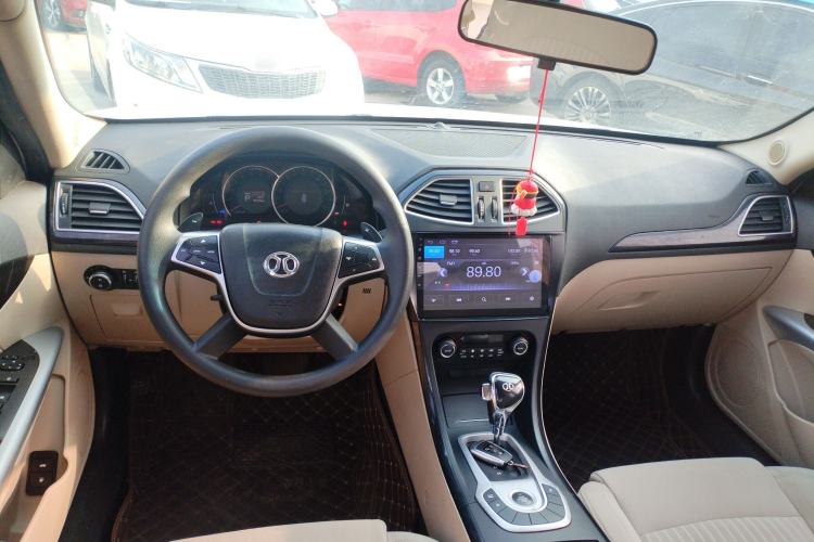 Used BAIC Senova D70 2013 2.0T Comfort Edition Center Console