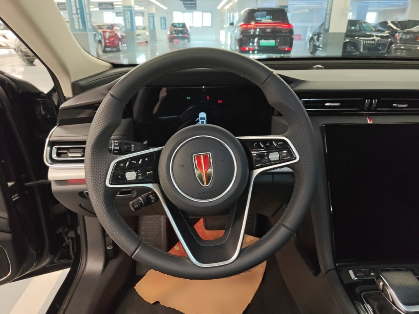 Hongqi H5 2025 2.0T Automatic Flag Edition – 500 000 Units Commemorative Version — снимка 13