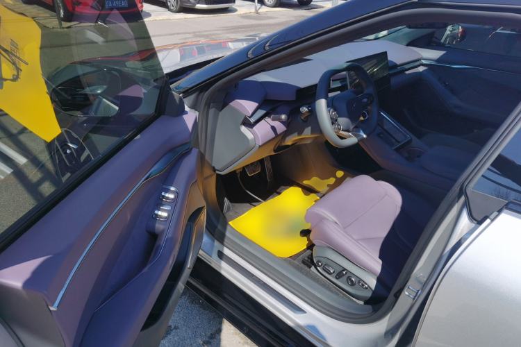 Used XPeng P7 2025 Model—750 All-Wheel-Drive High-Performance Ultra