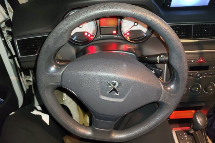 Used Peugeot 308 2014 Enjoy Edition Classic 1.6L Automatic Premium Model Steering Wheel