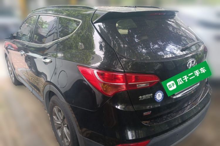 Used Hyundai Santa Fe 2013 2.4L Automatic Two-Wheel Drive Smart Version Rear Left 45 Deg