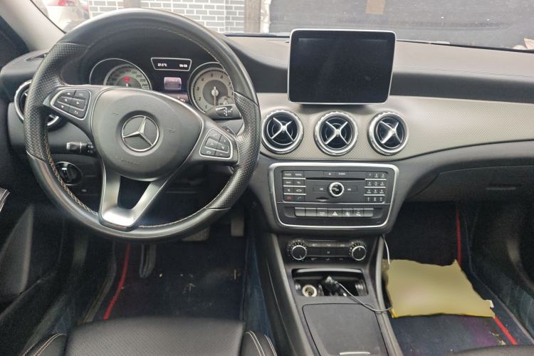 Used Mercedes-Benz GLA 2016 GLA 200 Sport Edition Center Console